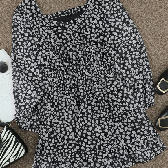 𝅺CLASSIC Ruffled Floral Dress - Picture 3 of 6